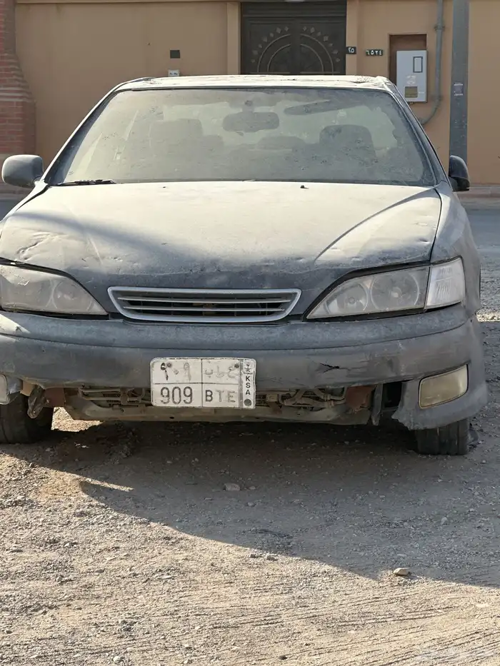 للبيع لكزز 2001 1