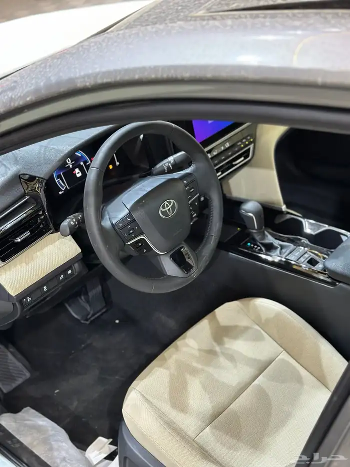 تويوتا كامري LE هايبرد الوان رمادي موديل 2025 8