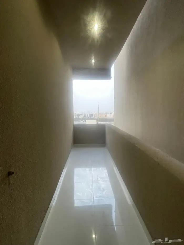 للبيع ادوار ارضيه وشقق علويه حى المعارض خميس مشيط 32