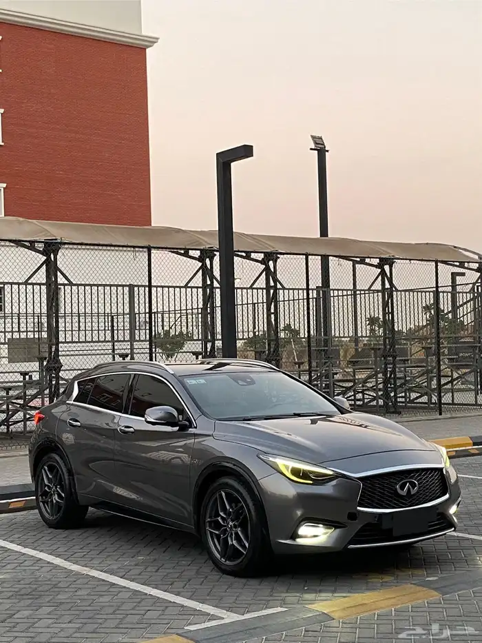 انفنتي Q30 2018 نظيفة جد ا 10