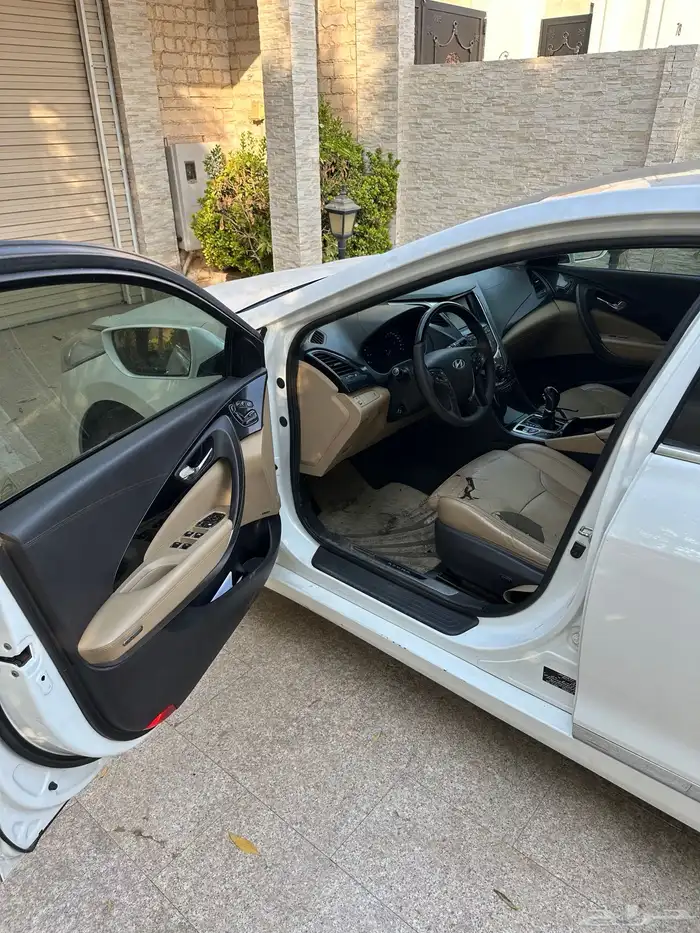 ازيرا 2015 مالك اول 5