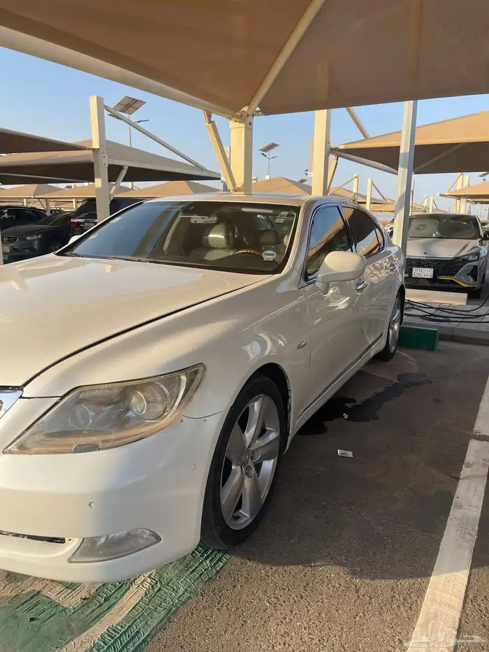 لكزس LS460 فل كامل للبيع 1