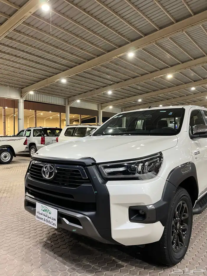 تويوتا هايلكس 6 سلندر ادفنشر عداد قليل 1