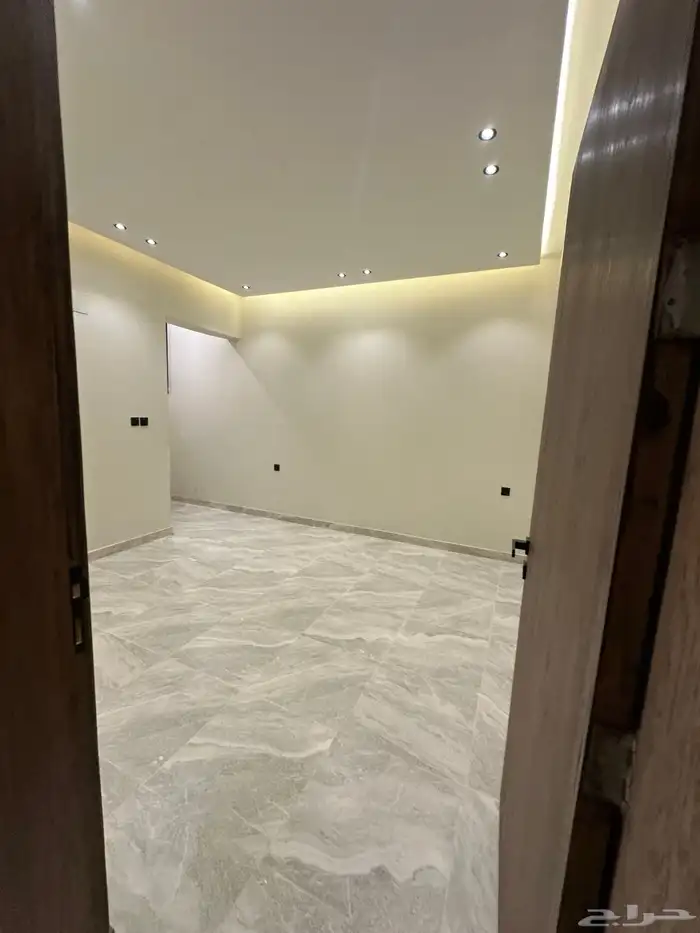 للبيع شقق تمليك ارضي و علوي مع سطح و مصعد ابها البديع 17