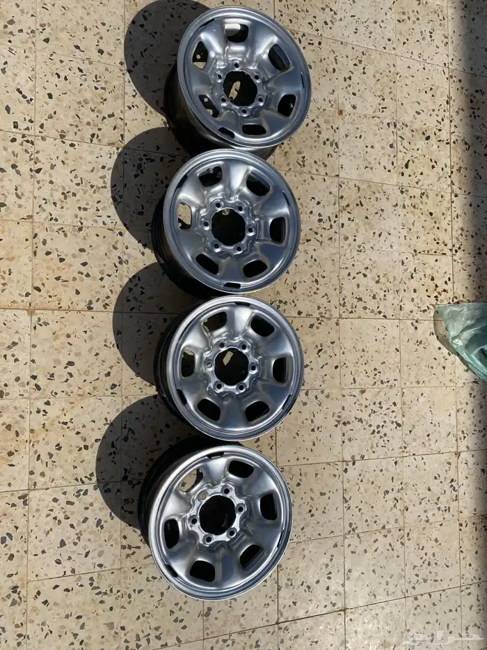 الجنوط مقاس 15 يركبن على أي سيارة 0