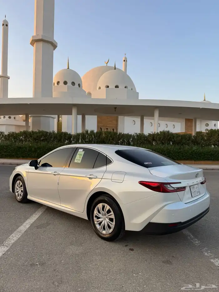 كامري 2025 E استاندر 18