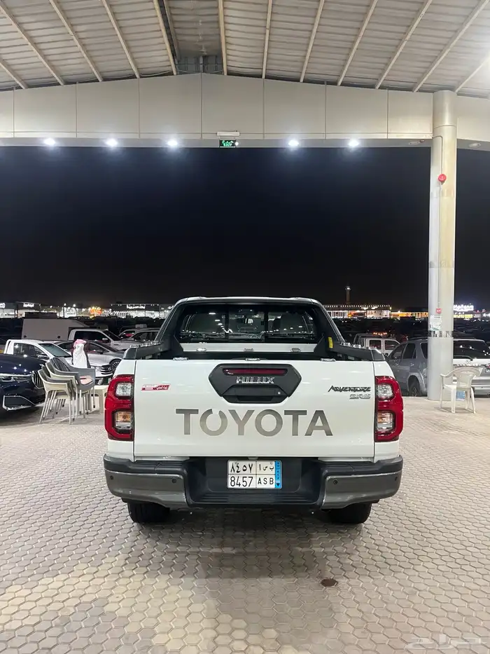 تويوتا هايلكس 6 سلندر ادفنشر عداد قليل 10