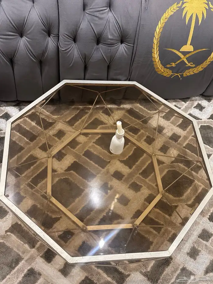 طاولة كبيره و خمسه خدمه صغيرة 3