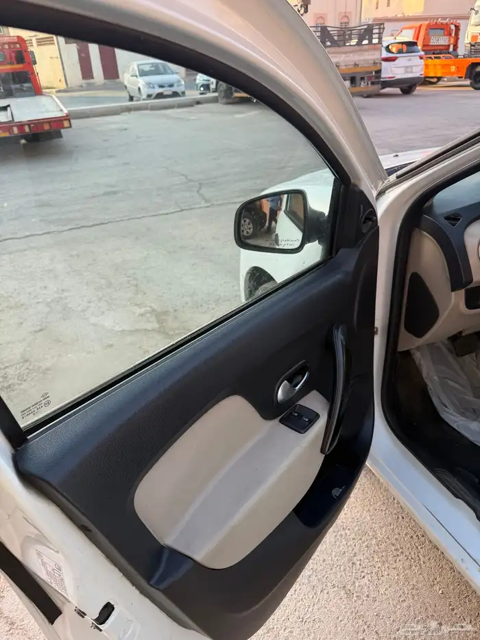 سيارة من نوع RENAULT - SYMBOL 2019 10