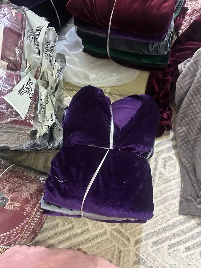 ثوب مخمل نسائي بالجمله 12 حبه 0