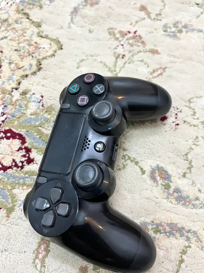 يد سوني فور 4 اصليه نضيفه 2