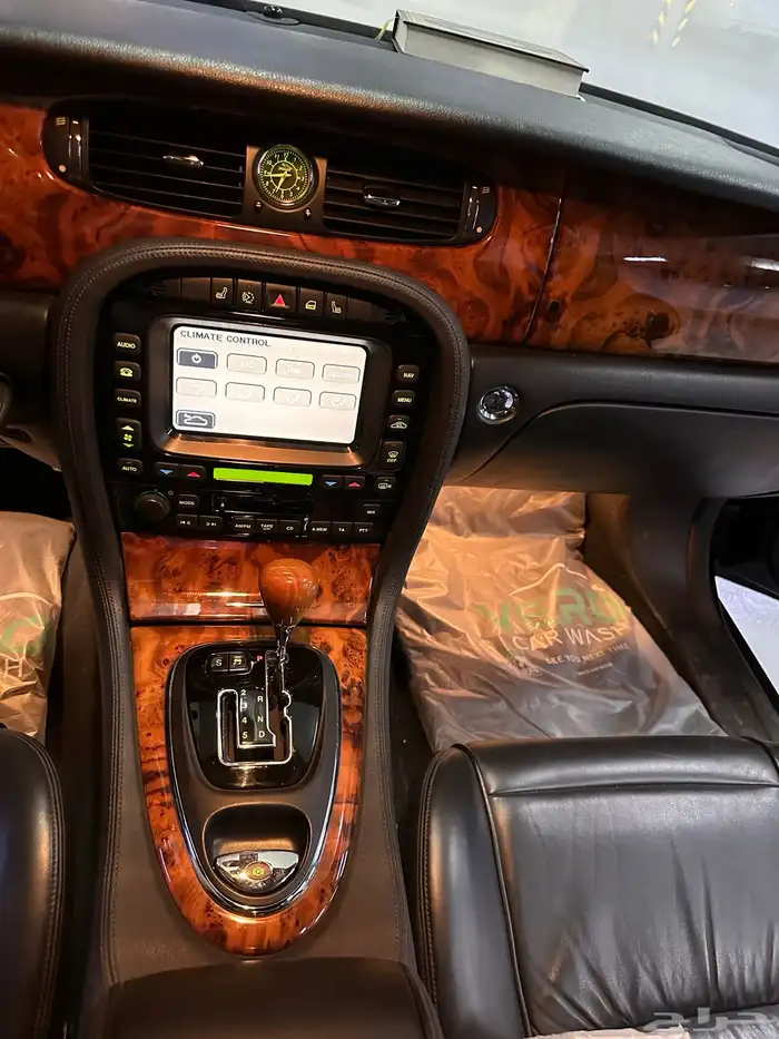 جاكور XJ ماشي 35 الف - 2006 17