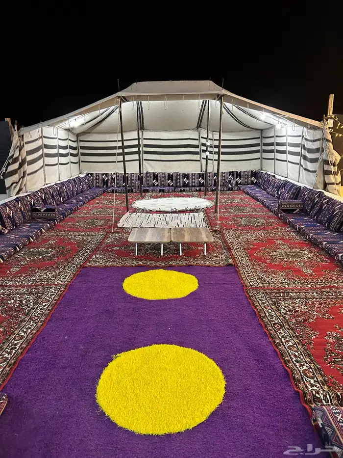 مخيم للبيع قسمين كامل 0