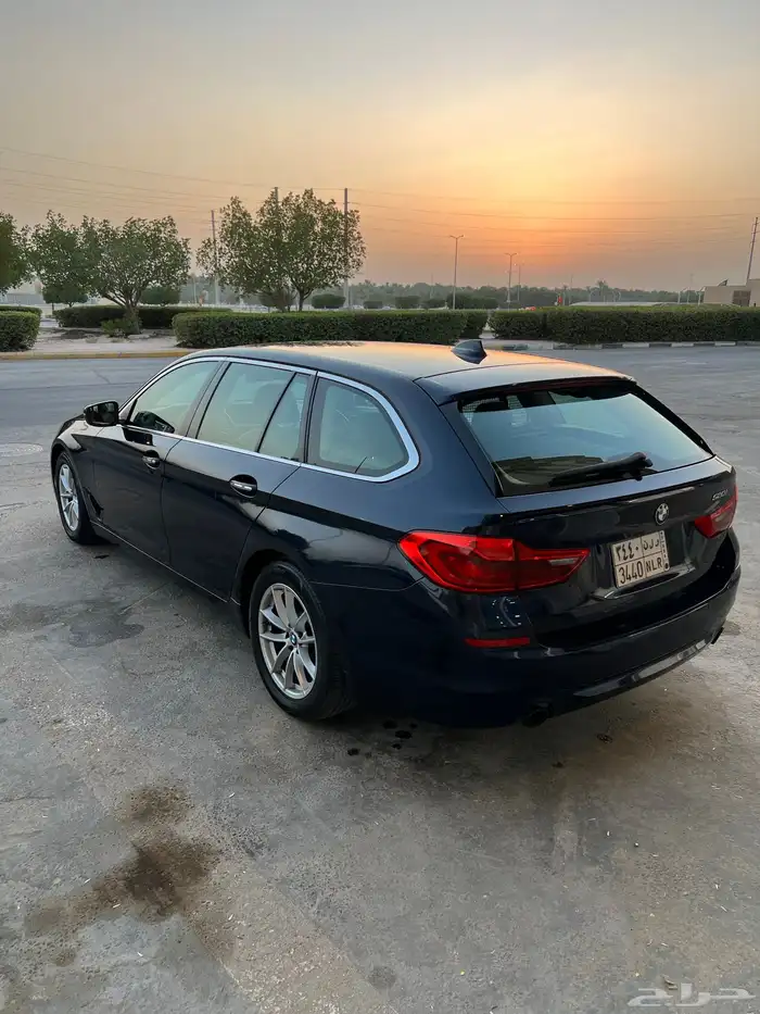 بي ام دبليو 520i موديل 2019 14