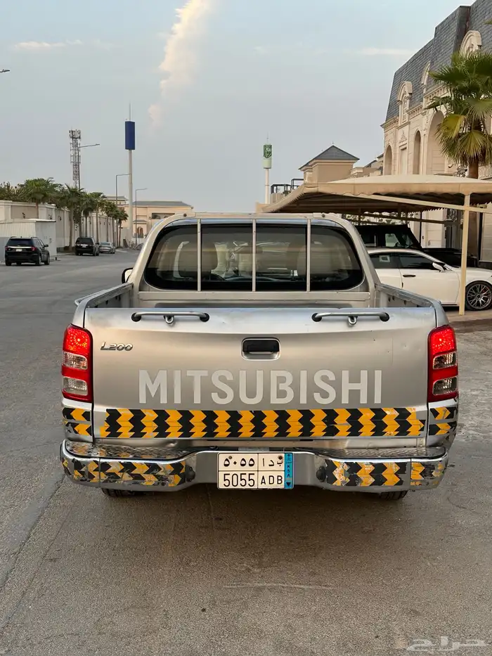 مستبيشي L200 بنزين 4