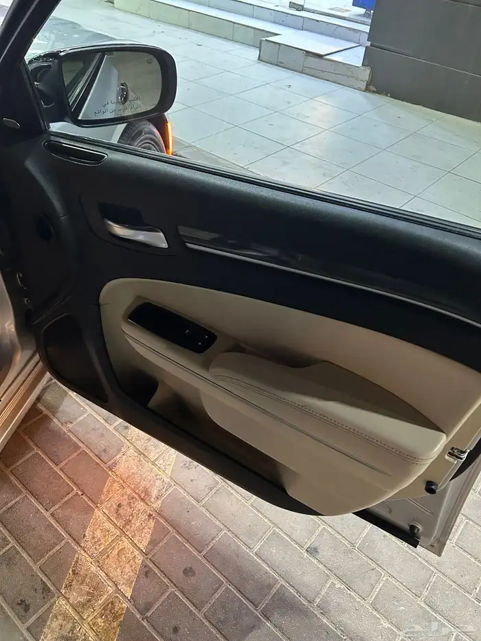 كرايسلر 300 ليمتد موديل 2019 للبيع 21
