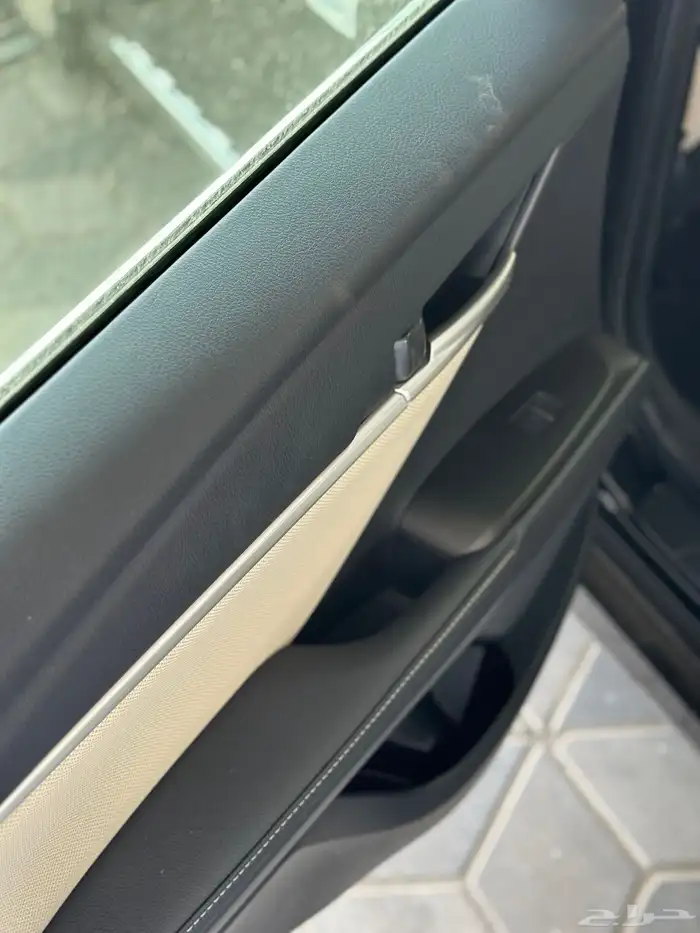 تويوتا كامري LE بنزين الوان اسود موديل 2025 5