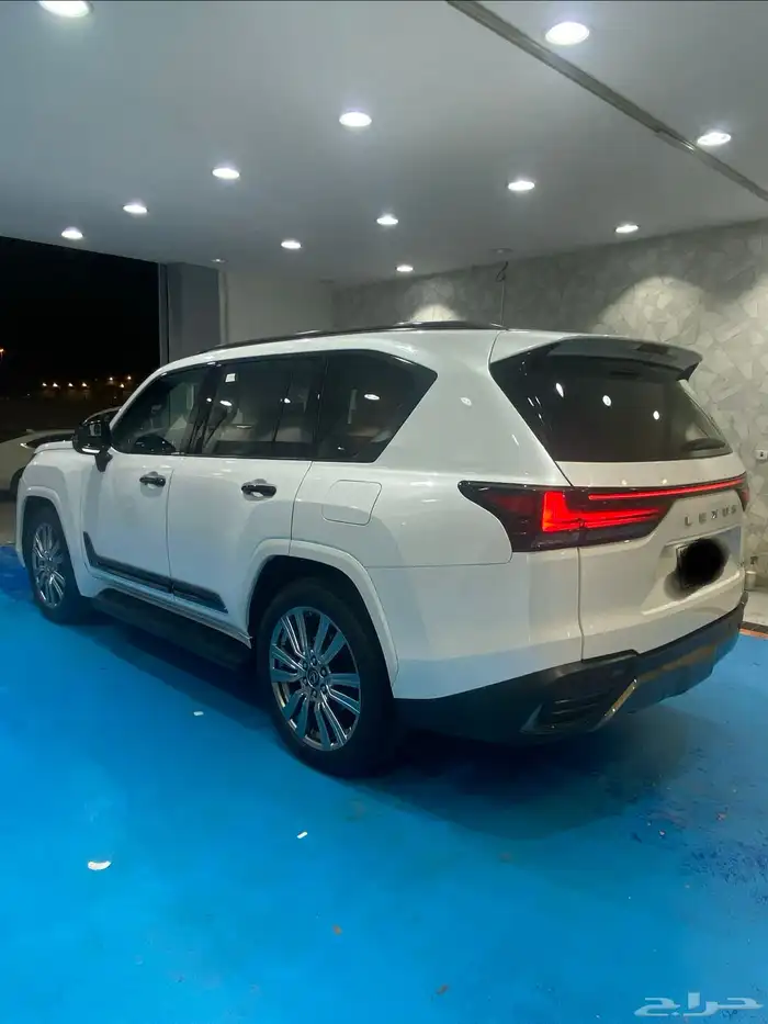 تم البيع لكزس VIP - LX600 موديل 2023 بلاك اديشن 3