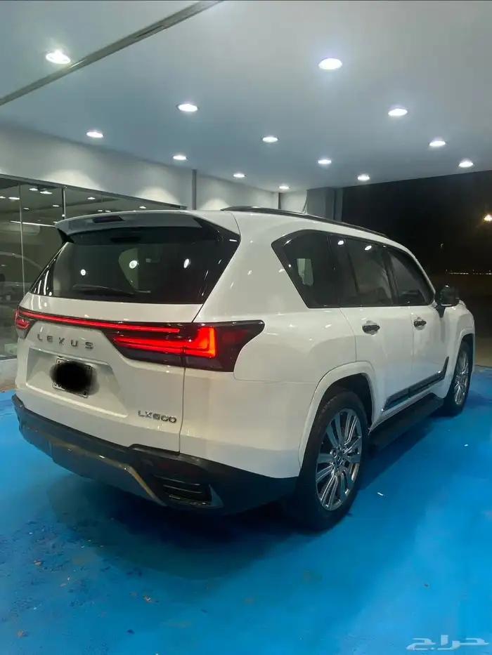 تم البيع لكزس VIP - LX600 موديل 2023 بلاك اديشن 4