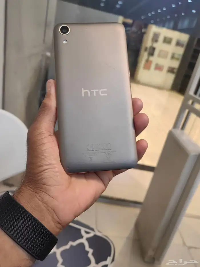 جوال جلكسي نوت 4نظيف على الشرط وجوال hTC نظيف وشغال 4
