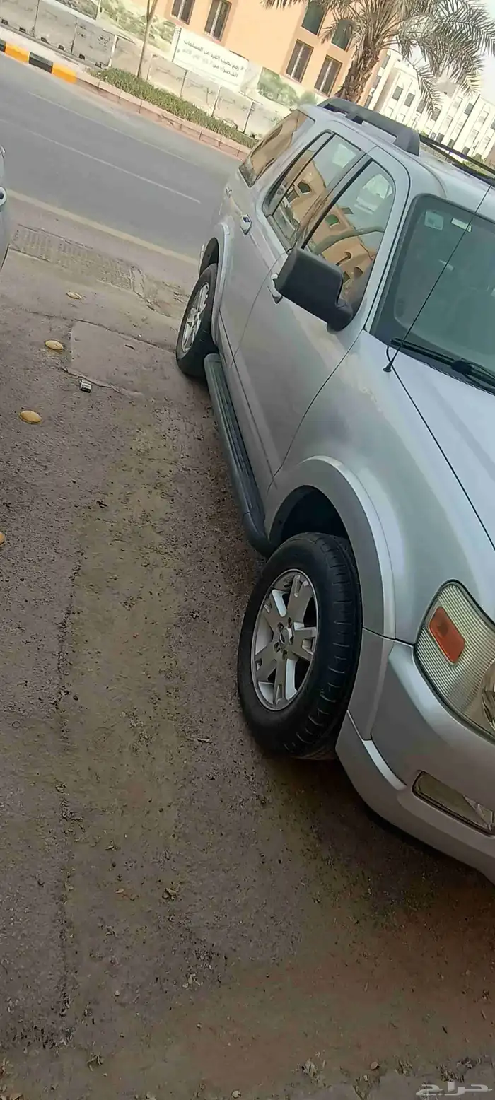 فورد اكسبلورر 2009 ممشى قليل 116000كلم 4