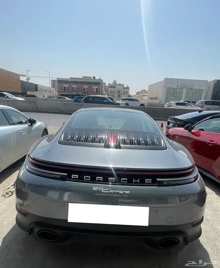 ايجار بورش كاريرا 2025 لون رصاصي 2