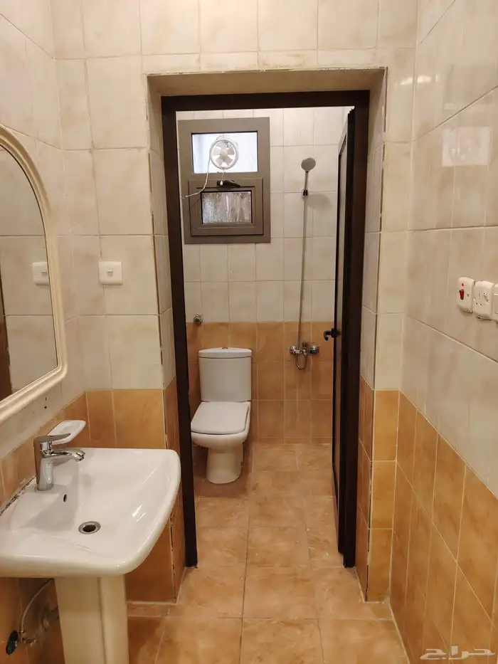 شقة 3 غرف وصالة بحي العريض 13