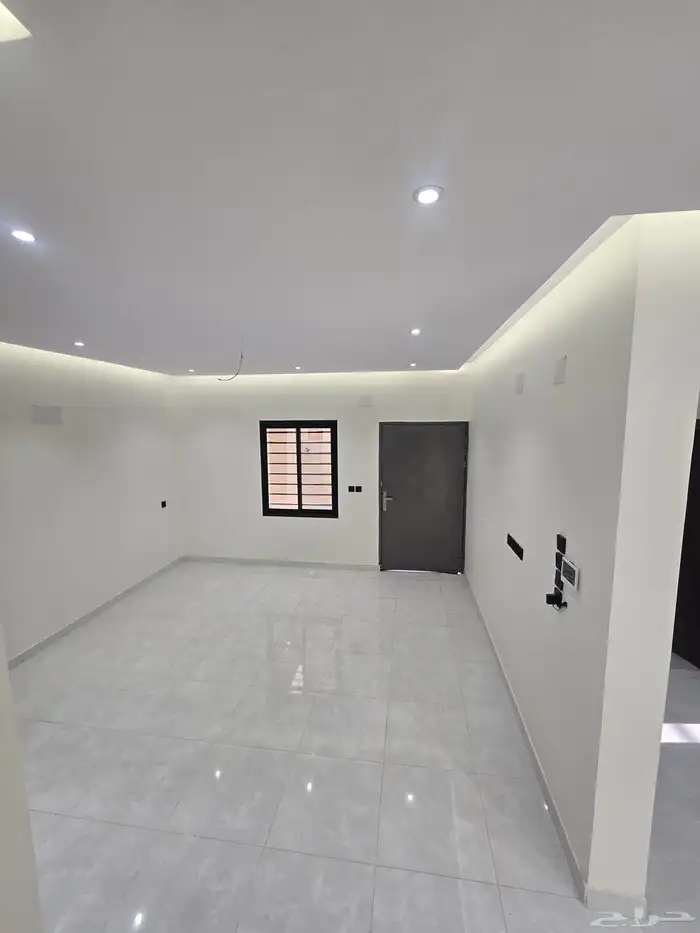 للبيع روف ارضى وعلوى بحوش ومدخل سياره 15