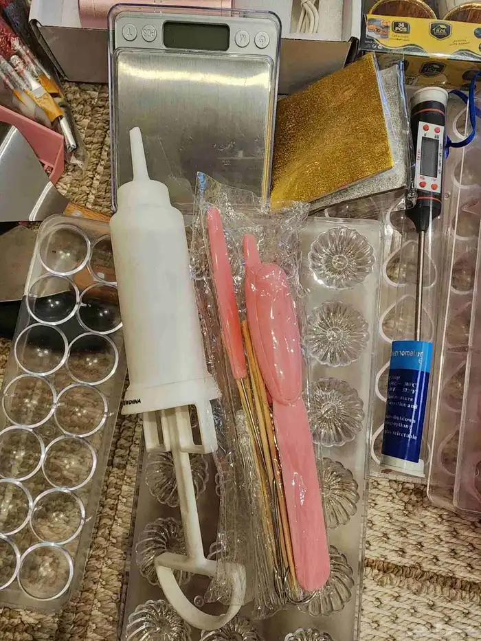 إعلان حراج   أدوات شوكولاتة كاملة للبيع   للبيع طقم متكامل 3