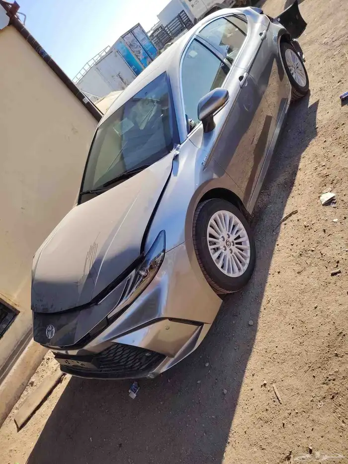 تويوتا كامري 2025 هايبر تشليح قطع غيار فقط 5