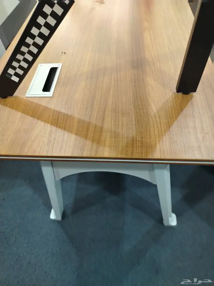 فني تركيب اثاث مكتبي بانواعه كما يوجد توصيل ونقل عفش الدمام 6