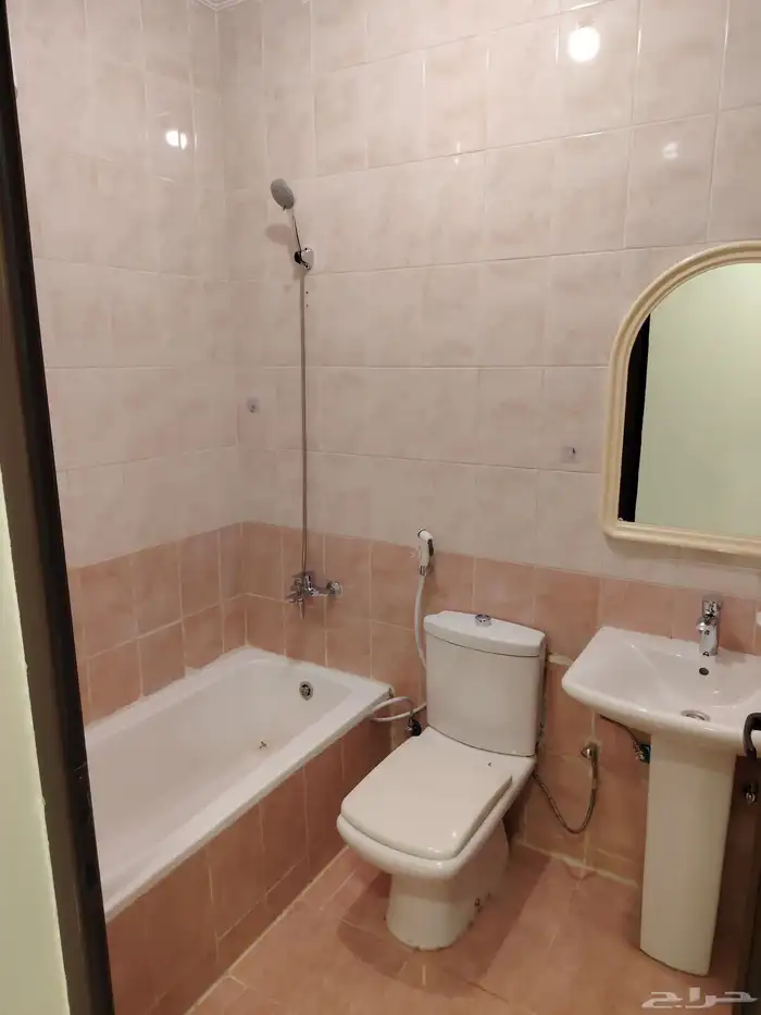 شقة 3 غرف وصالة بحي العريض 12