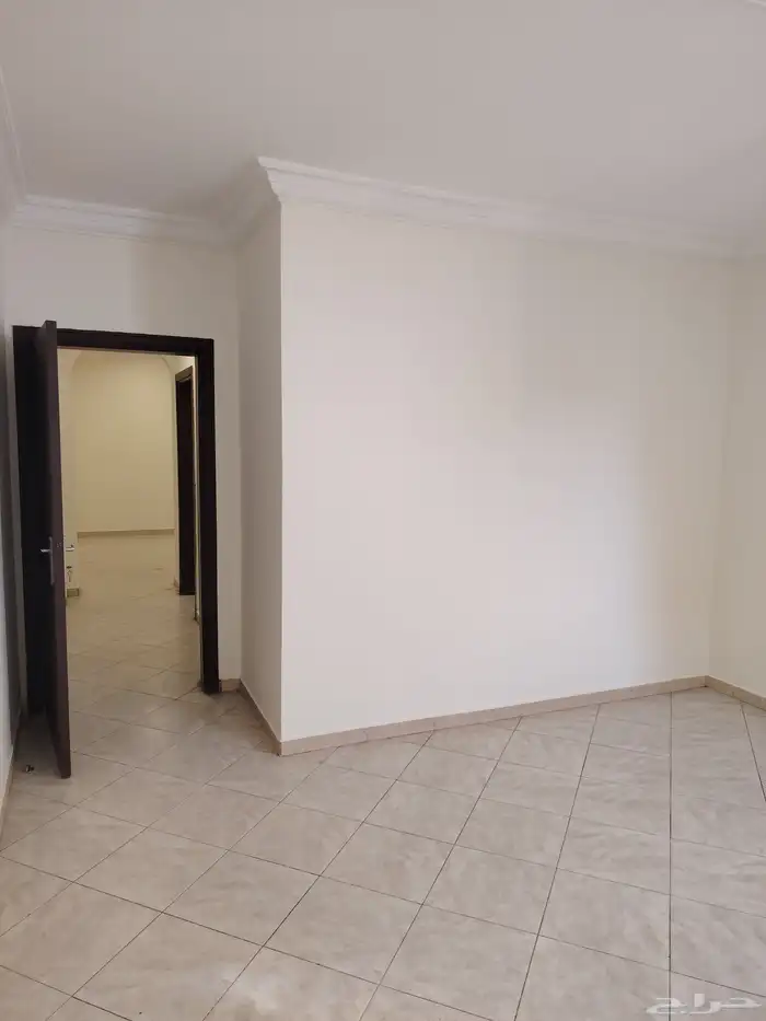 شقة 3 غرف وصالة بحي العريض 11