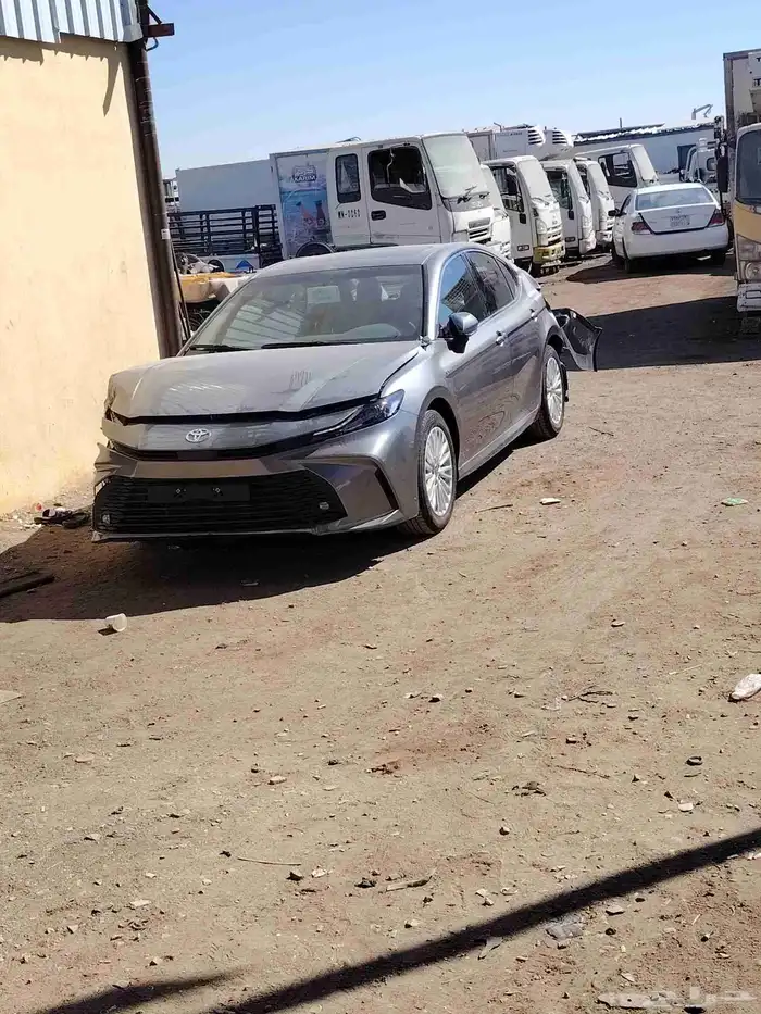 تويوتا كامري 2025 هايبر تشليح قطع غيار فقط 1