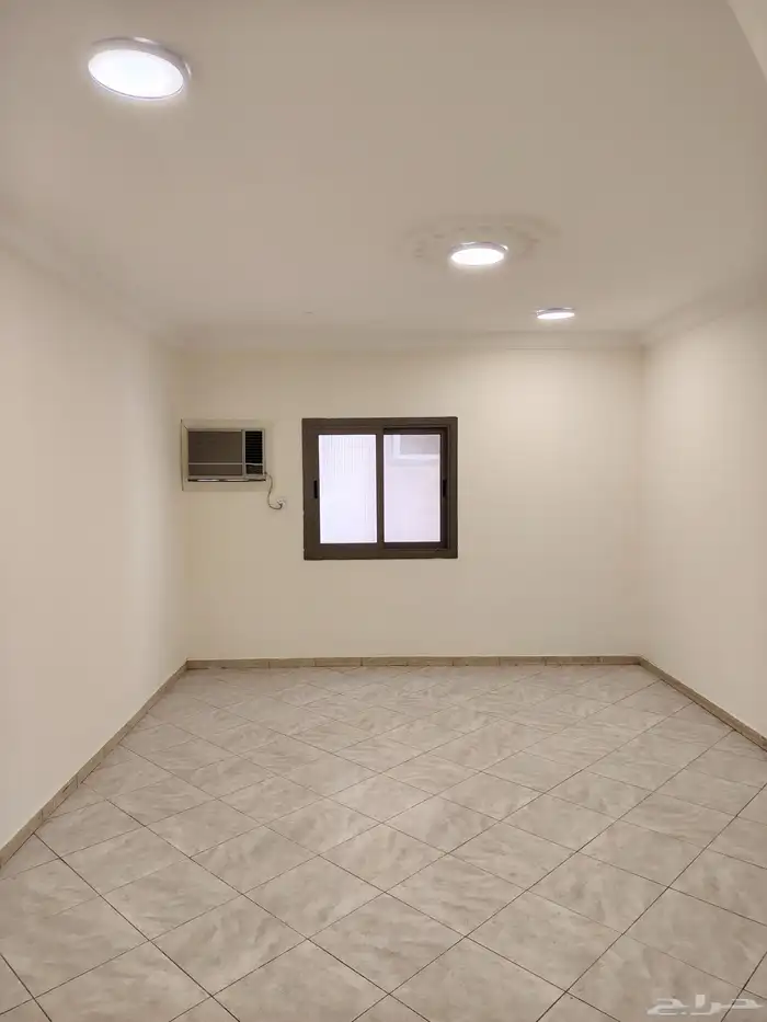 شقة 3 غرف وصالة بحي العريض 4