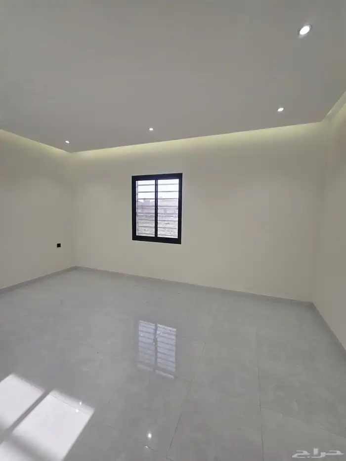للبيع روف ارضى وعلوى بحوش ومدخل سياره 12