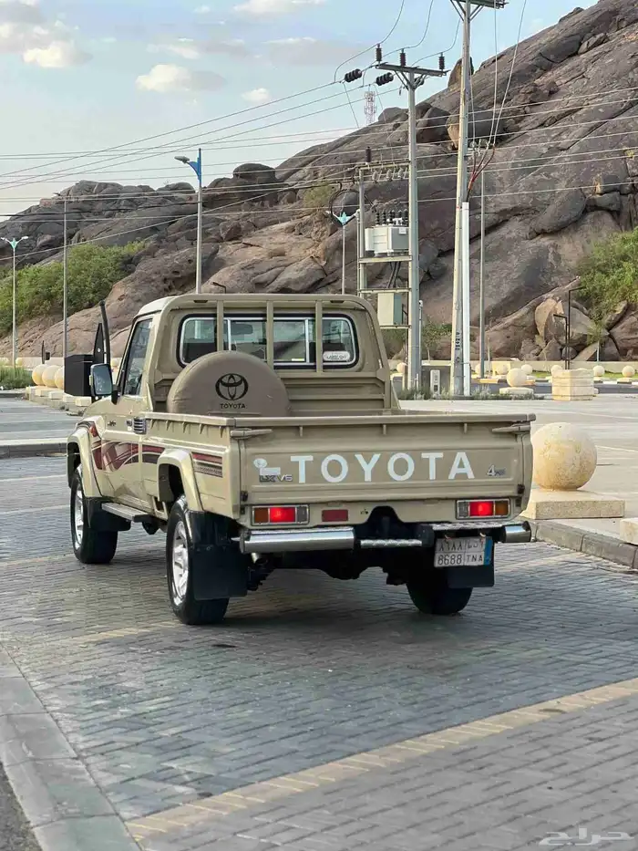 تويوتا شاص فل كامل بريمي نظيف جدا 2012 8