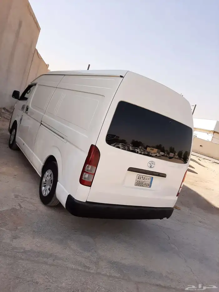 باص فإن بضاعة بنزيم موديل 2014 للبيع 8