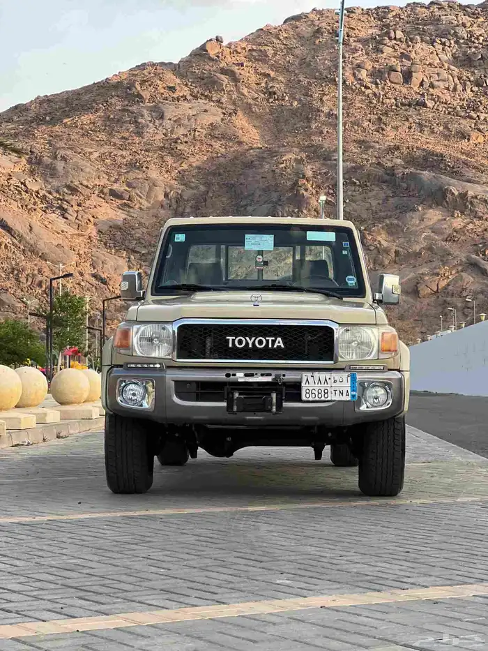 تويوتا شاص فل كامل بريمي نظيف جدا 2012 3