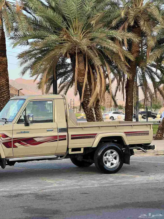 تويوتا شاص فل كامل بريمي نظيف جدا 2012 5