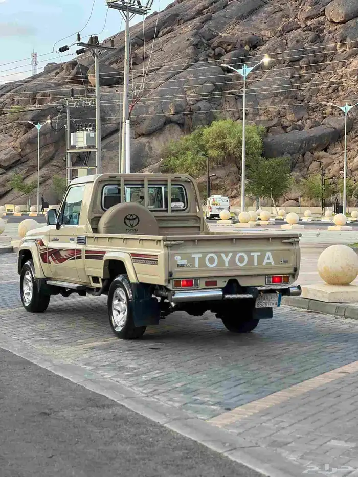 تويوتا شاص فل كامل بريمي نظيف جدا 2012 9