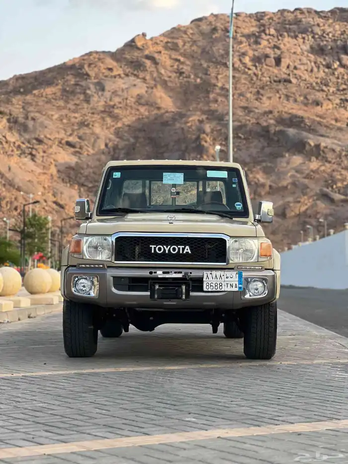 تويوتا شاص فل كامل بريمي نظيف جدا 2012 4