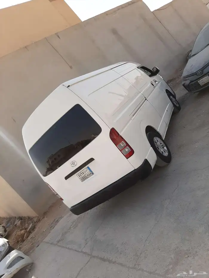 باص فإن بضاعة بنزيم موديل 2014 للبيع 9