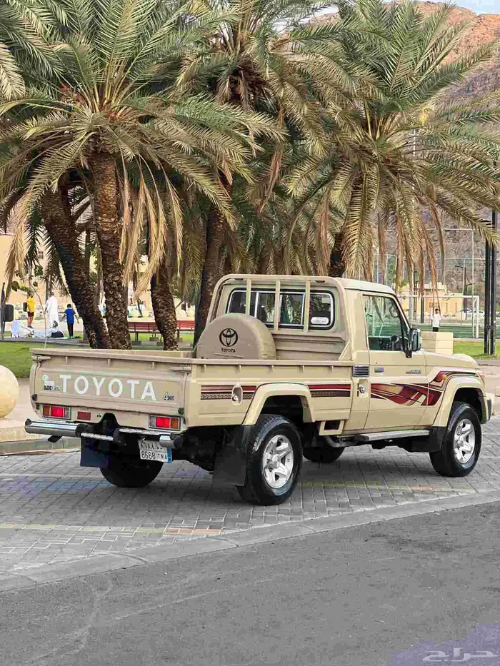 تويوتا شاص فل كامل بريمي نظيف جدا 2012 17