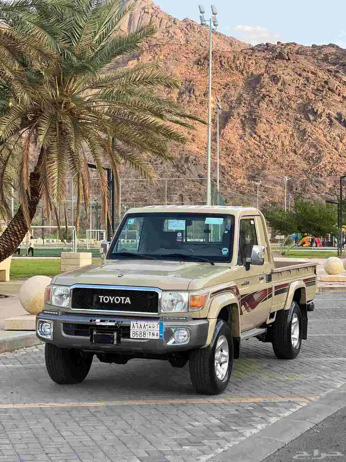 تويوتا شاص فل كامل بريمي نظيف جدا 2012 1