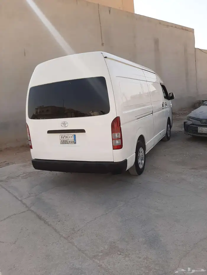 باص فإن بضاعة بنزيم موديل 2014 للبيع 5