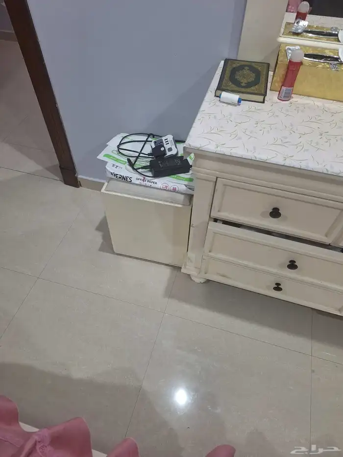 سرير مع مرتبه مع دولاب مع تسريحه مع بف مع كومدينو 6