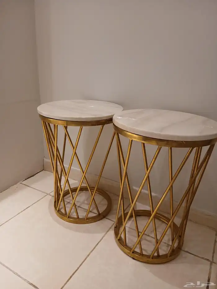 تلفاز مع طاولة وطاولة رخام 4