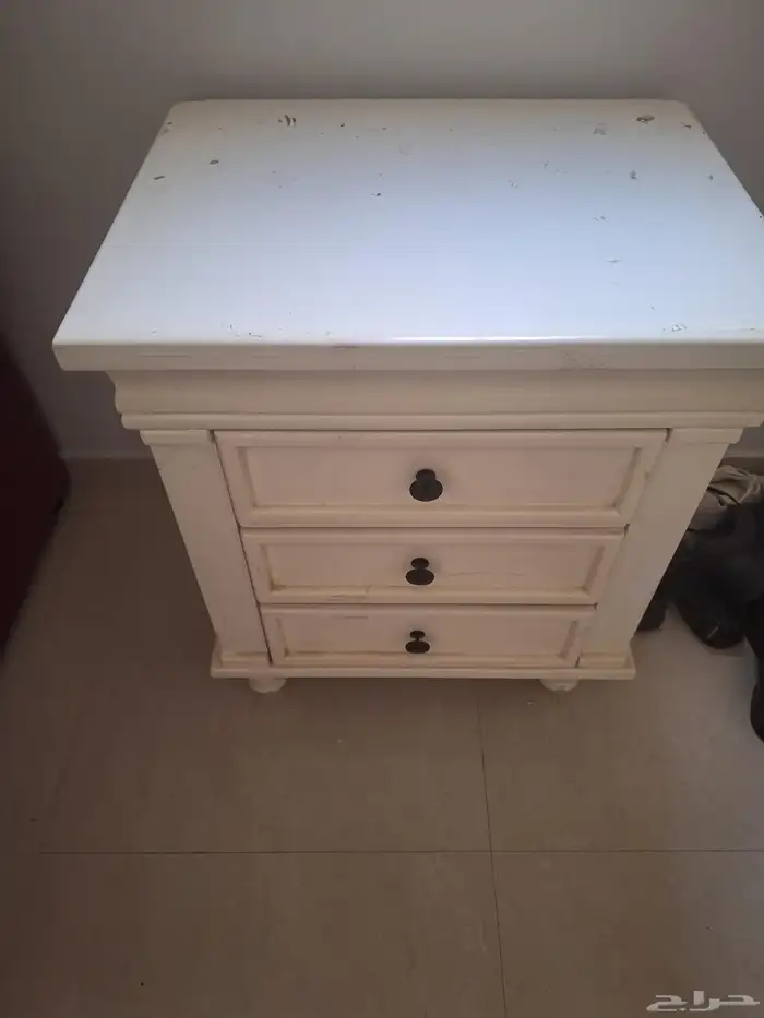 سرير مع مرتبه مع دولاب مع تسريحه مع بف مع كومدينو 7