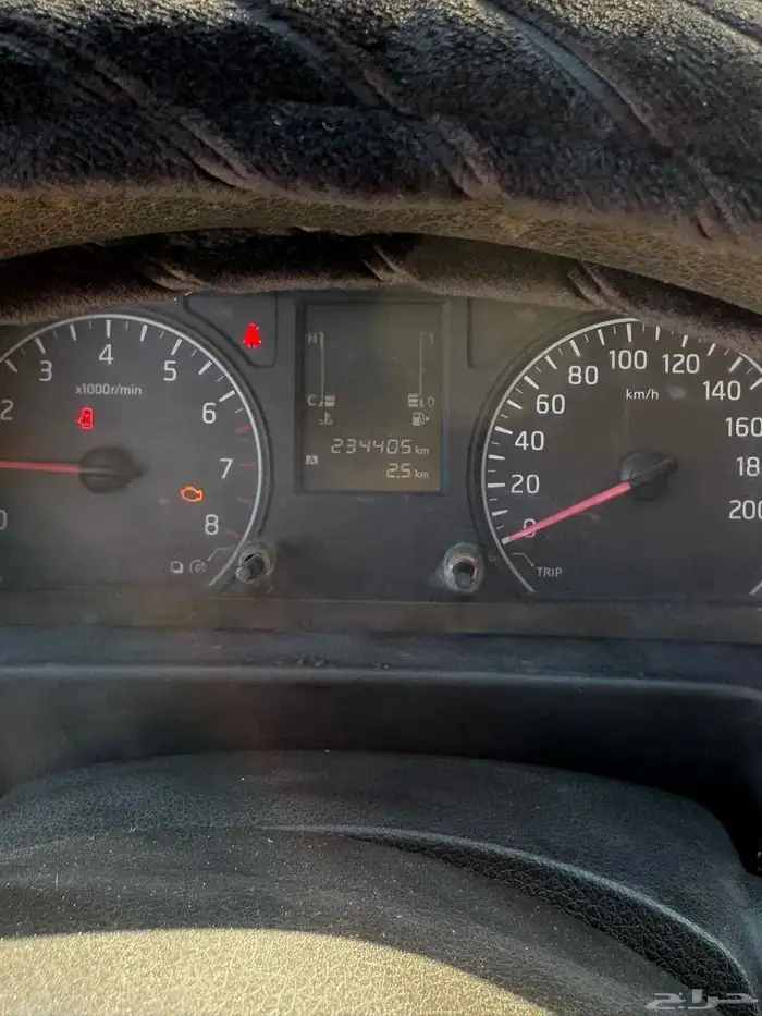 باص نيسان اورفان ركاب 2014 11